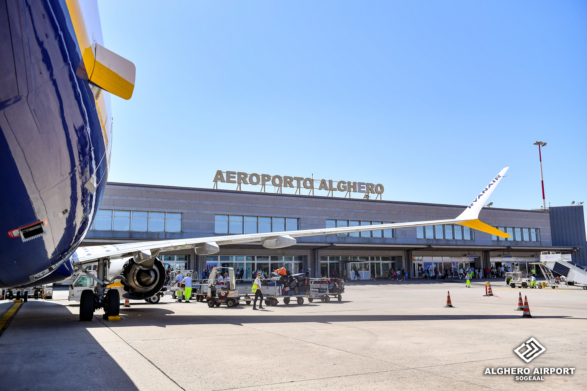 AEROPORTI NORD SARDEGNA: RECORD STORICO DI TRAFFICO NEL 2022 | Aeroporto di  Alghero